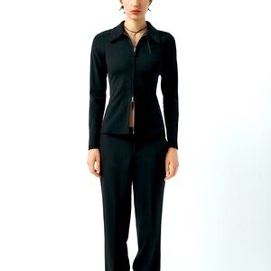 ZIPPERED STRETCH TOP